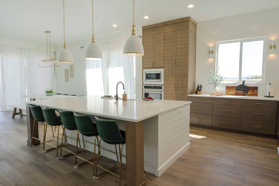 Luxury House, Patio, Mountain View | Private kitchen