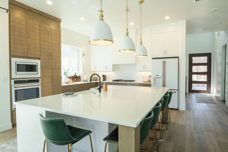 Luxury House, Patio, Mountain View | Private kitchen