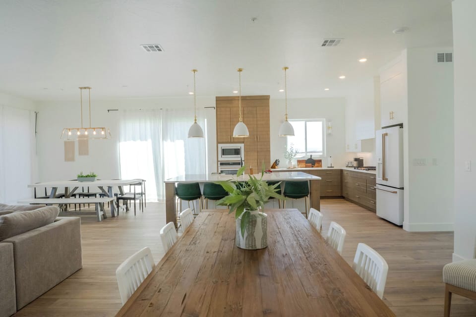 Luxury House, Patio, Mountain View | Living area | Flat-screen TV, fireplace