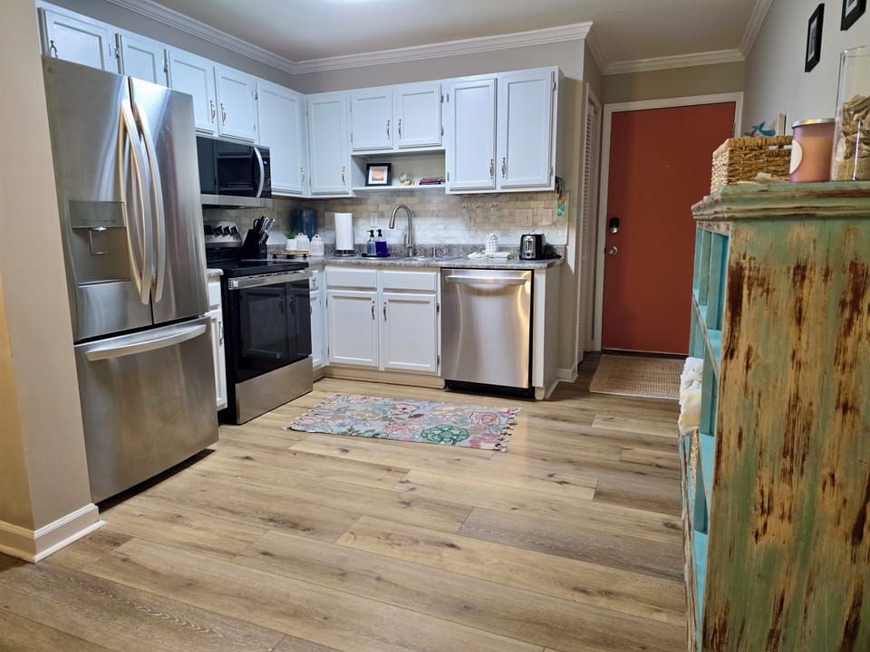 Entrance, kitchen