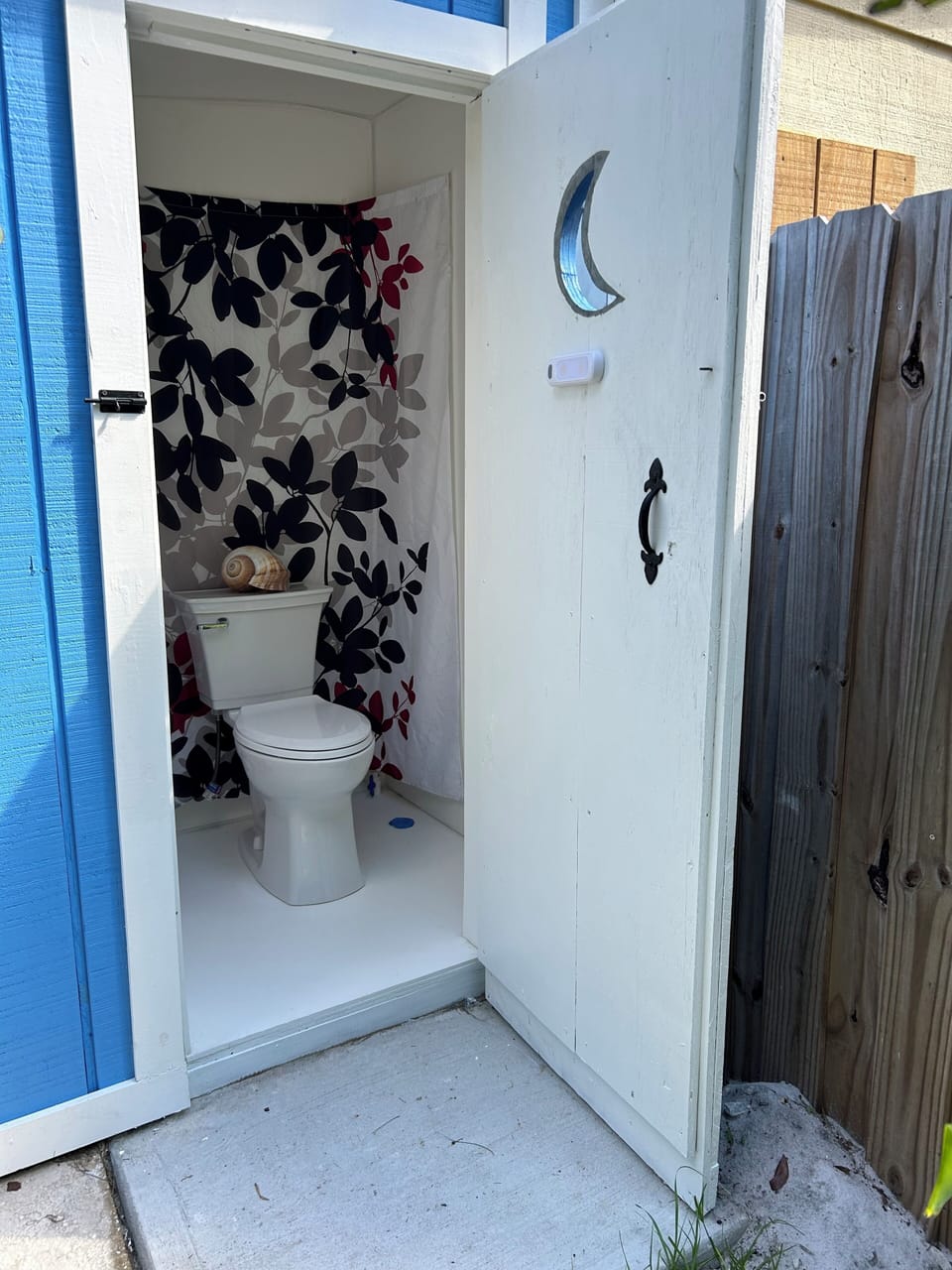 Outdoor Bathhouse 