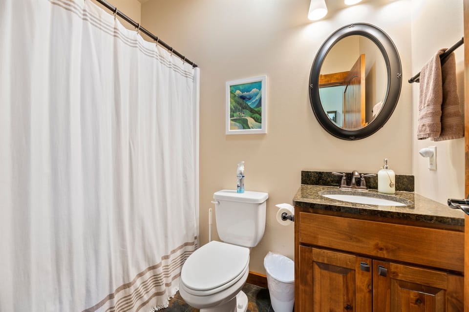 Full Bathroom