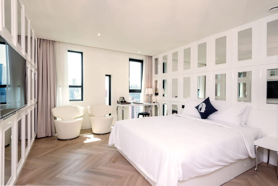 Deluxe Double Room | Down comforters, iron/ironing board, free WiFi
