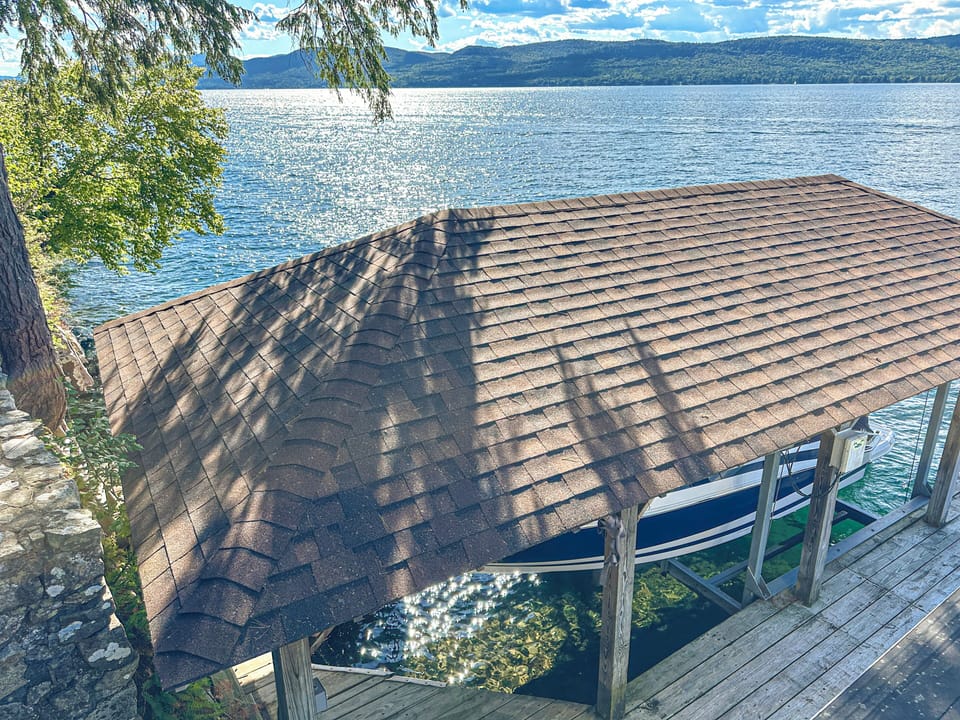 Dock for one boat, up to 24'. Boathouse with lift