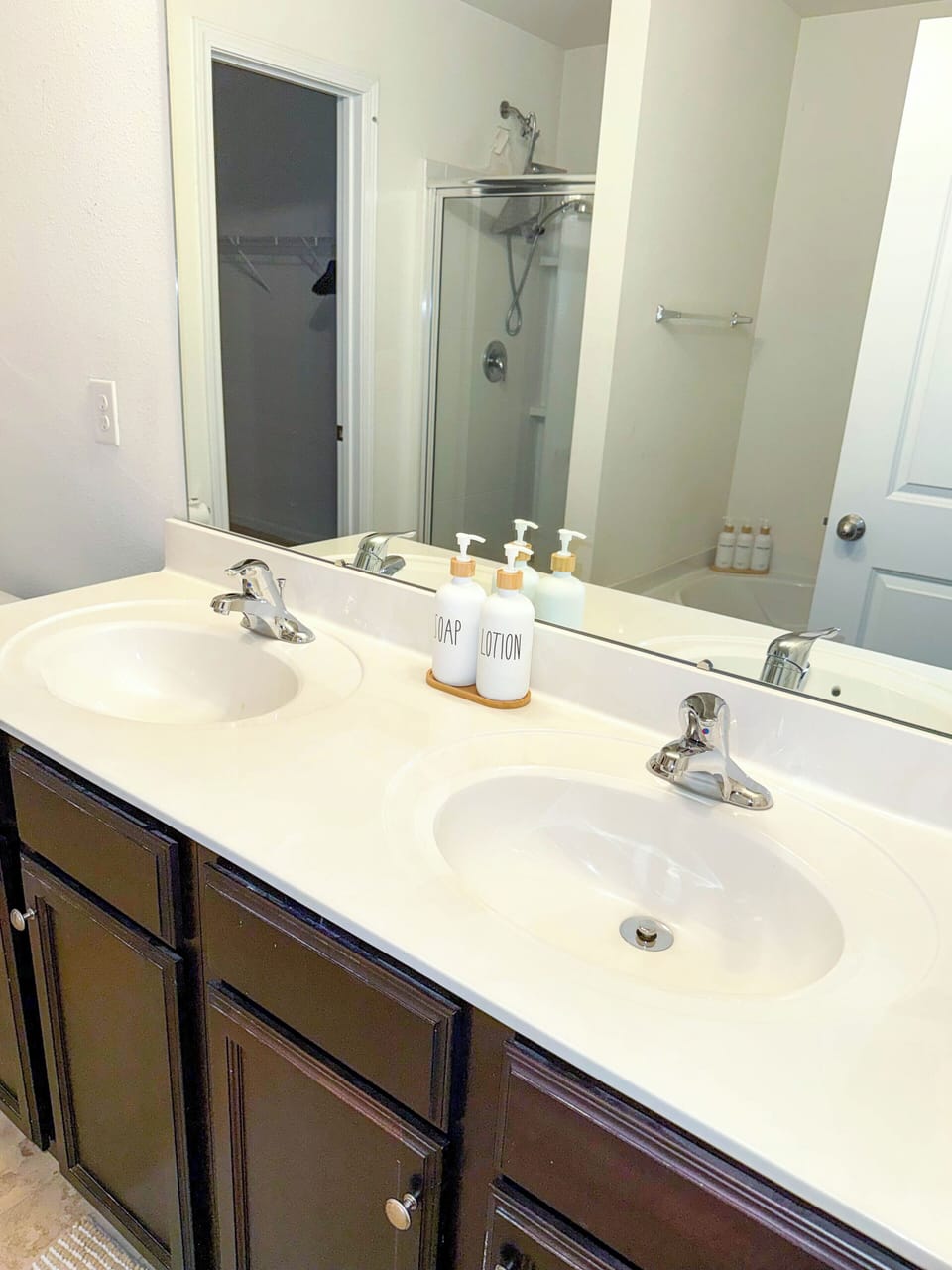 Modern 4 Bedroom Home Near Uptown House in Charlotte