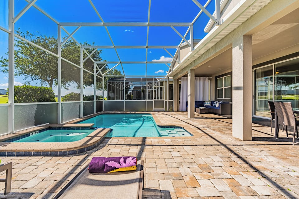 Private Screened Pool & Spa with Peaceful Golf Course Views
