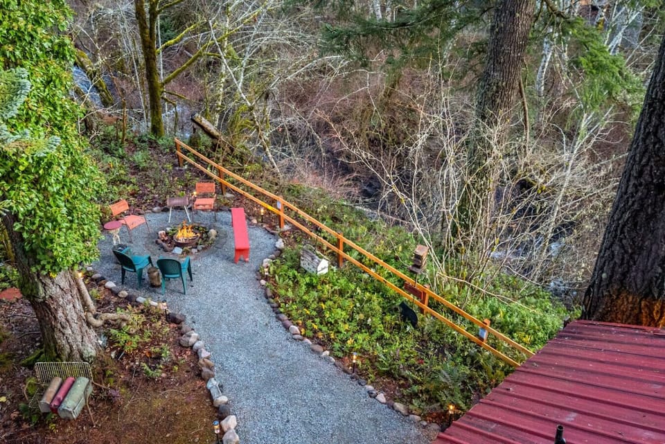 Firepit Area = Perfect for reconnecting—no screens, just flames, laughter, forest view and sounds of Big Creek!