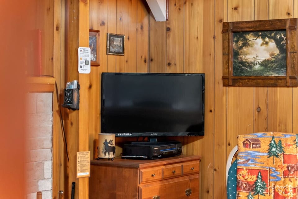 Nostalgia Station - Watch movies or play board games!