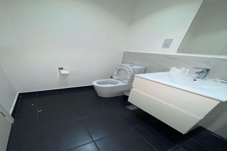 Luxury Studio Suite, Balcony, Pool View | Bathroom | Shower, free toiletries, hair dryer (on request), towels