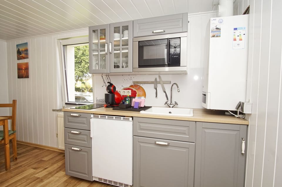 House, Bedroom, Kitchen incl. free access to pool and sauna nearby | Private kitchen | Fridge, electric kettle, toaster, highchair