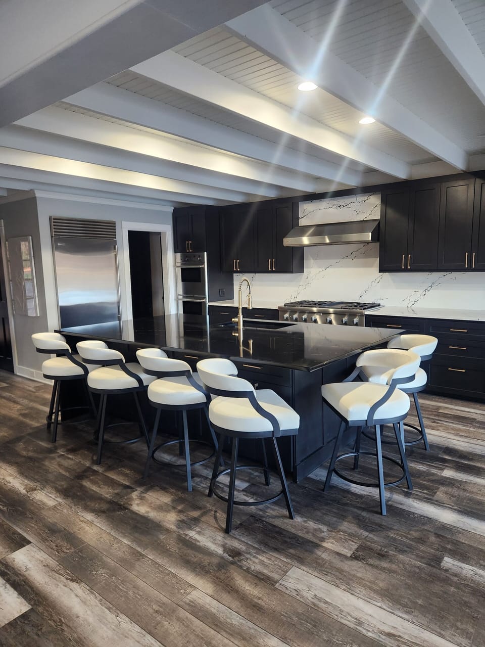 KItchen with Island seating