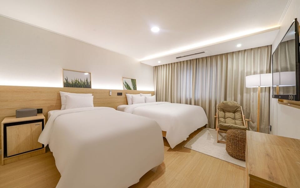 Twin Room | Free WiFi, bed sheets