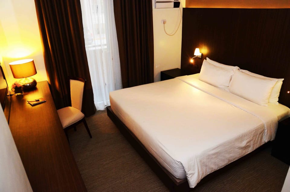 Superior Room, 1 King Bed | Premium bedding, minibar, desk, blackout drapes