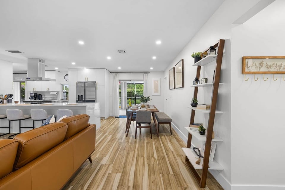 5 web or mls 5525 jackson st