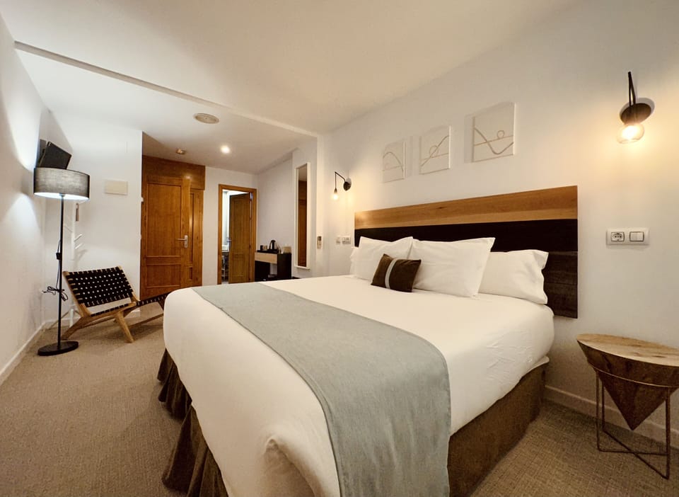 Superior Double Room, 1 Bedroom, Ground Floor | Egyptian cotton sheets, premium bedding, down comforters, minibar