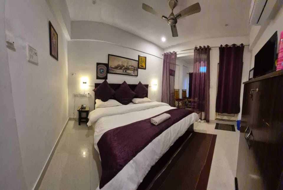Standard Room | Rollaway beds, free WiFi, bed sheets
