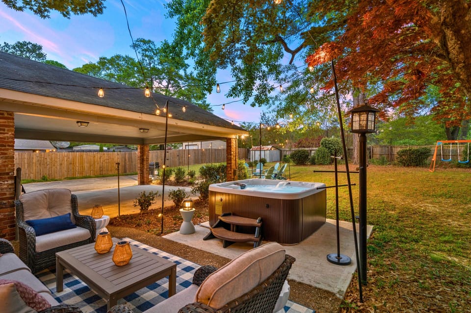Gather the family under beautiful Georgia sky in this private, fully fenced yard