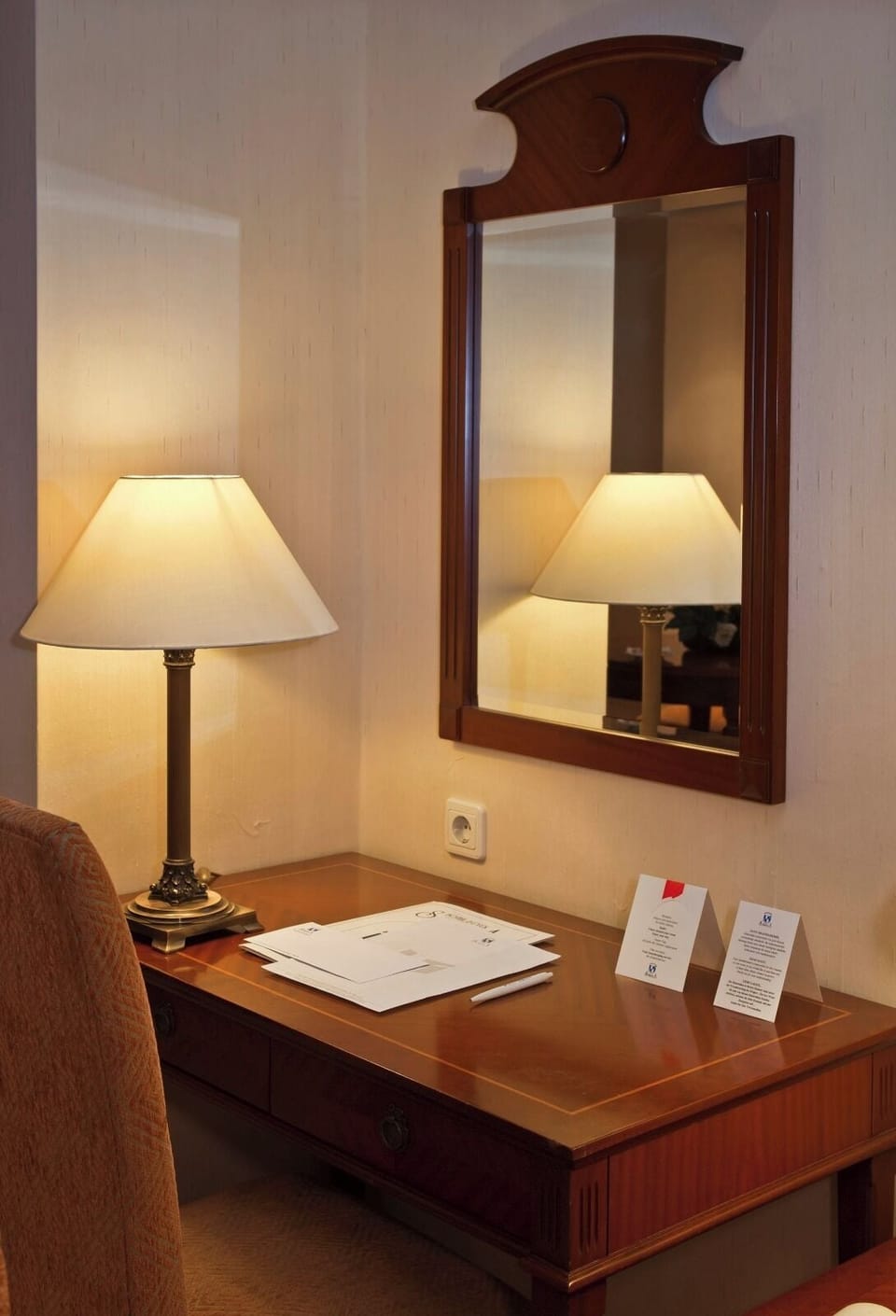 Classic Double or Twin Room, Mountain View | Interior