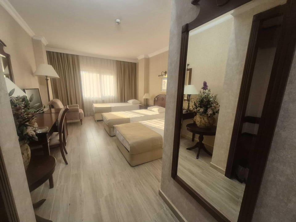 In-room safe, desk, laptop workspace, free WiFi