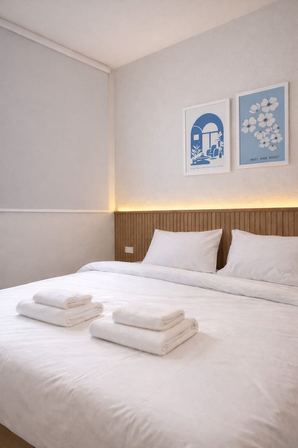 Desk, free WiFi, bed sheets