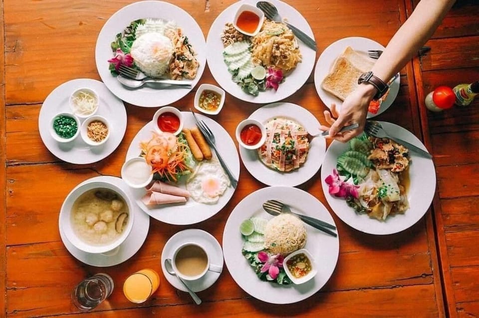 Free buffet breakfast on weekends