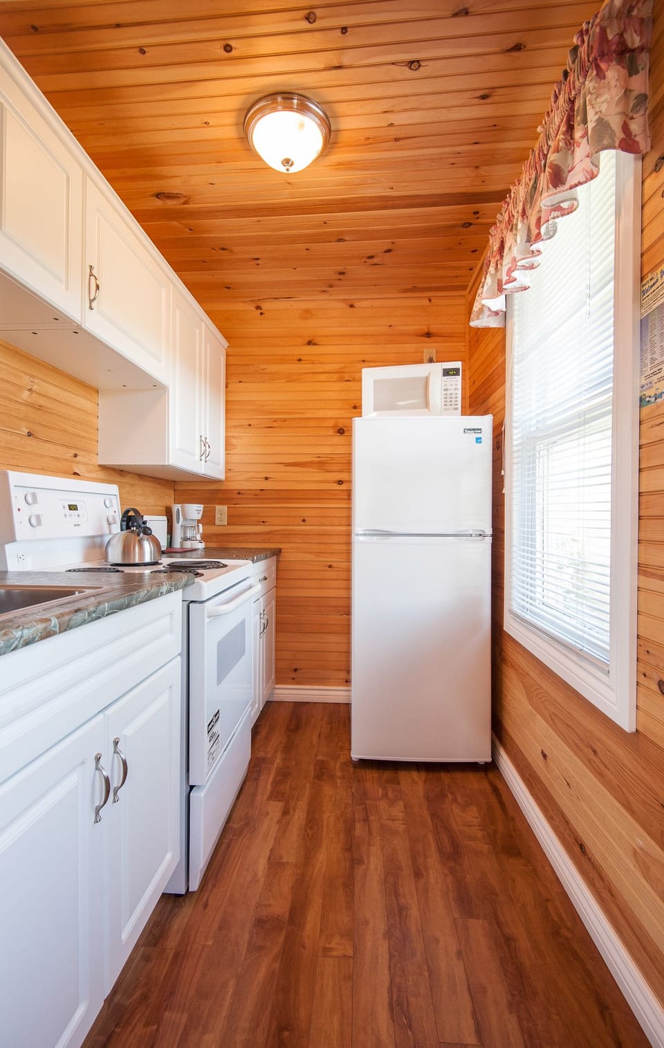 One Bedroom Deluxe Cottage | Private kitchen | Microwave, oven, stovetop, coffee/tea maker