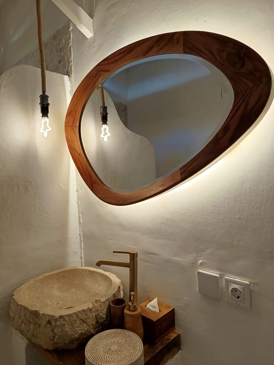 Signature Suite, Pool View | Bathroom amenities | Shower, hair dryer, towels, soap