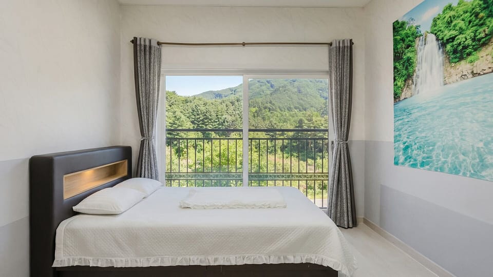 Basic Room, 3 Bedrooms (Byeolsaem Private House) | 3 bedrooms, WiFi (free)