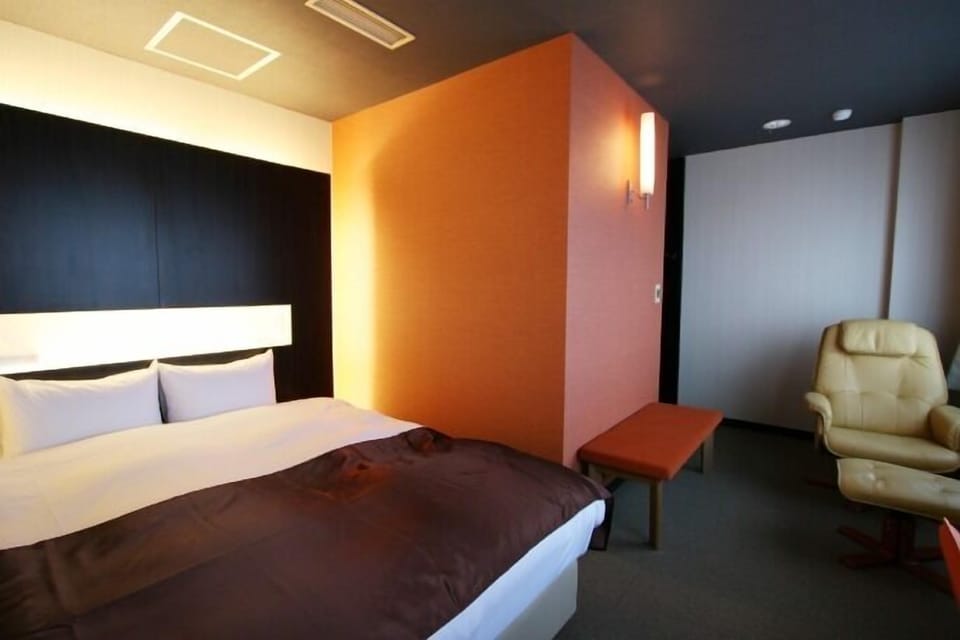 Double Room, Smoking | Desk, free WiFi, bed sheets