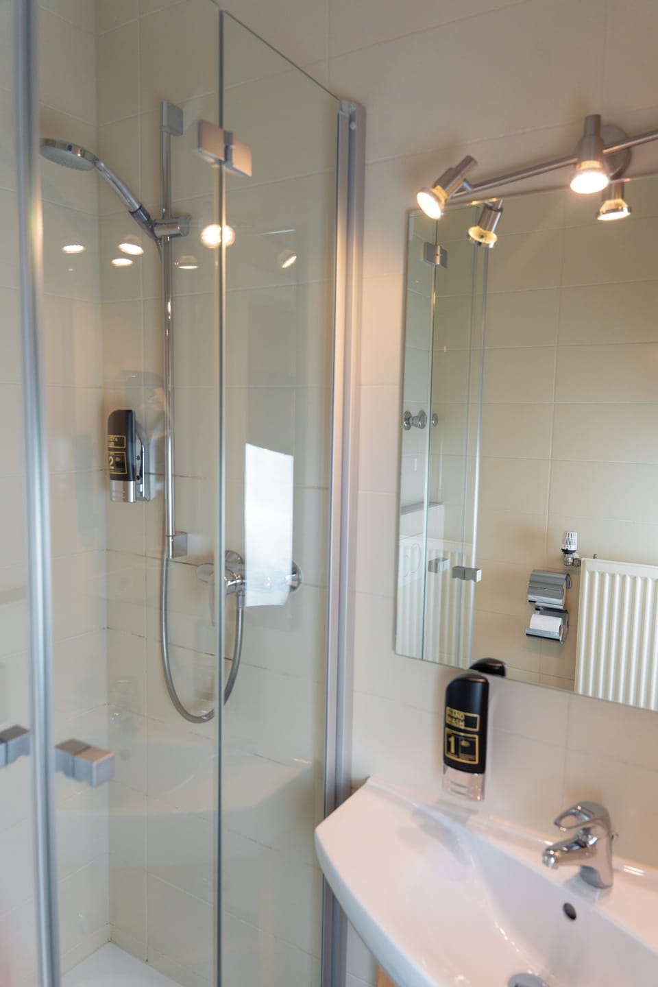 Standard Single Room | Bathroom | Shower, hair dryer, towels, soap