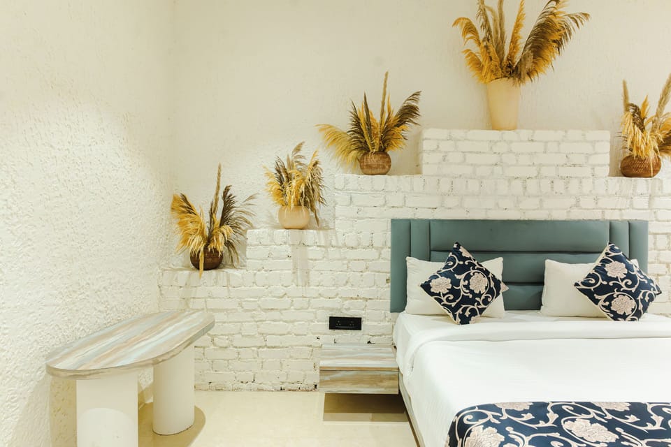 Premium Room | Minibar, desk, iron/ironing board, free WiFi