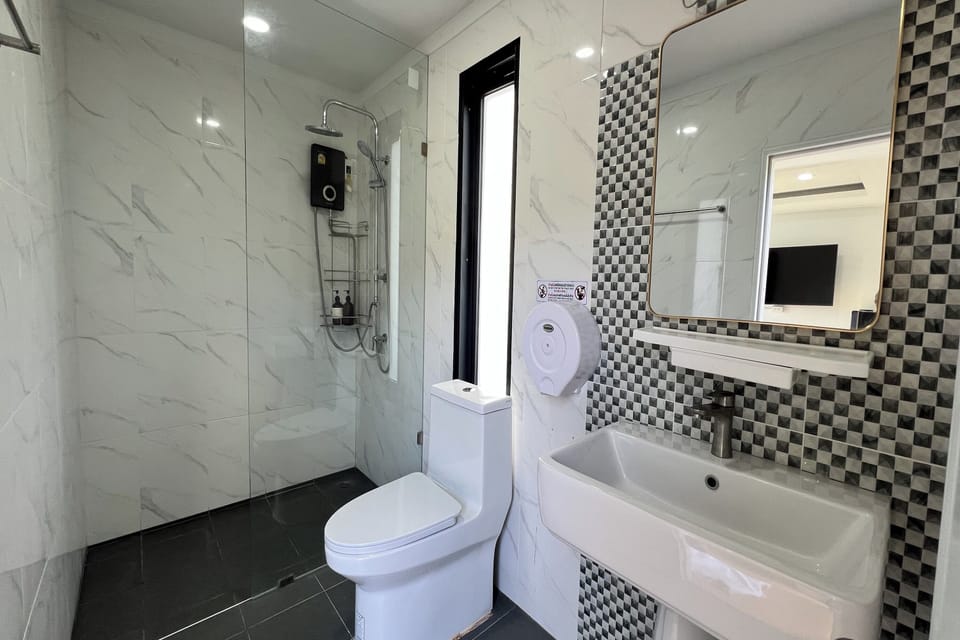 Nordic Villa 305 | Bathroom | Free toiletries, hair dryer, towels, soap