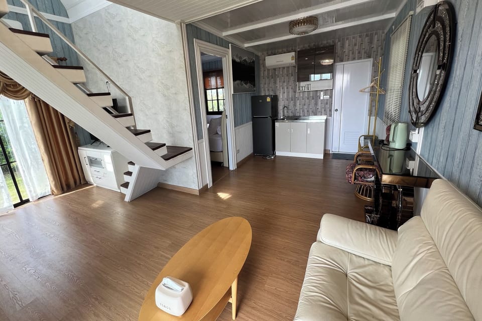 European Villa 306 | Desk, free WiFi, bed sheets