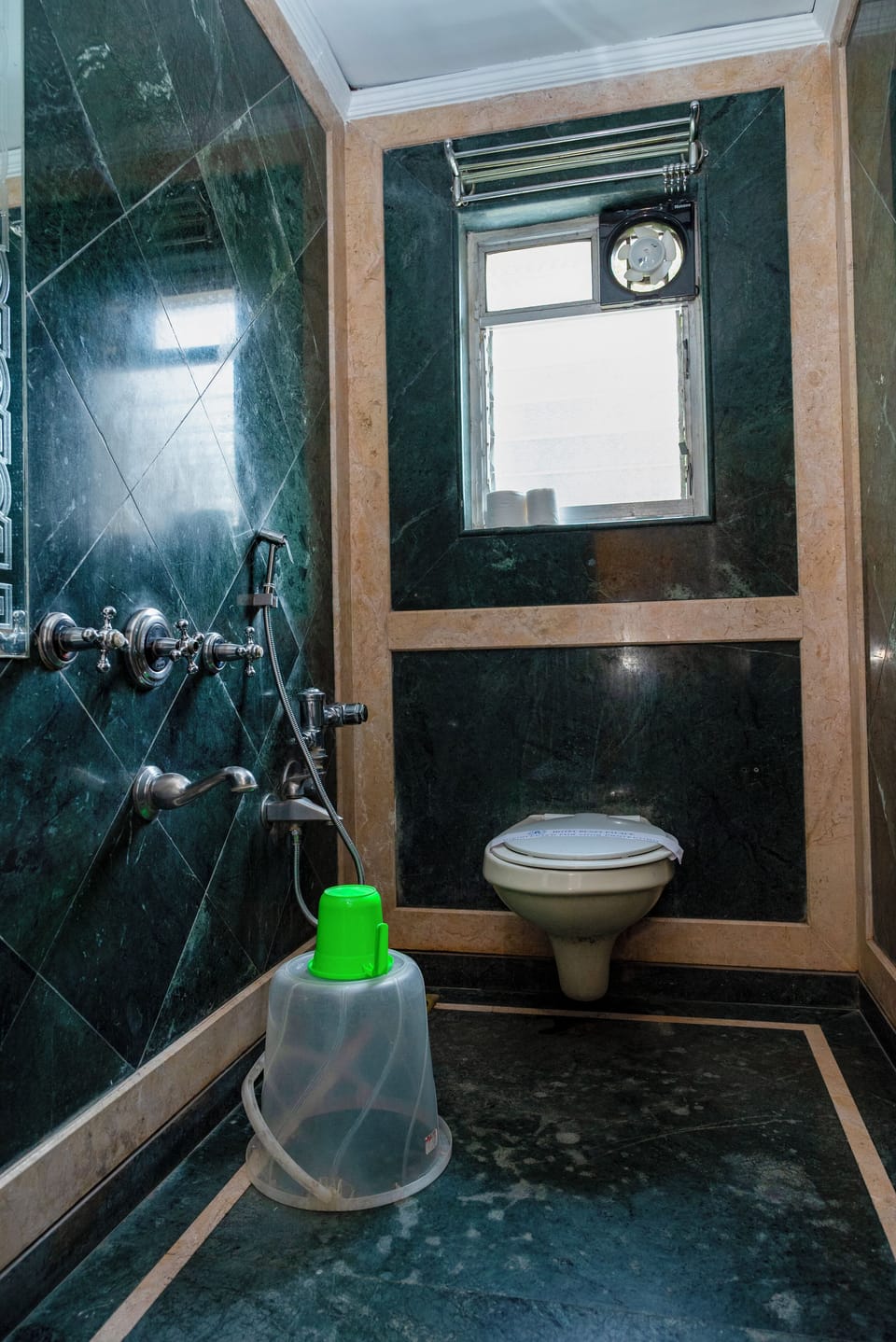 Standard Room | Bathroom