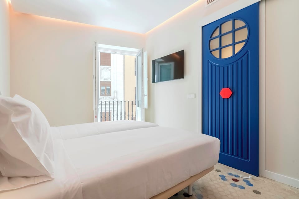 Superior Double Room | In-room safe, soundproofing, travel crib, WiFi (free)