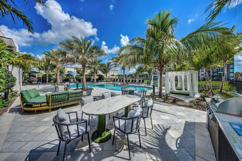 Apartment (2 Bedrooms) | Front of property