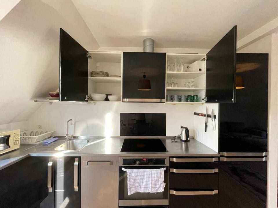 Apartment, 3 Bedrooms, Smoking, Balcony | Interior