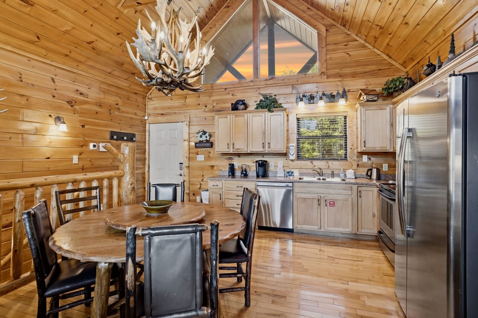 House, 4 Bedrooms | Private kitchen | Coffee/tea maker, fridge, toaster