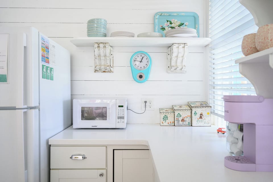 Another view of kitchen.