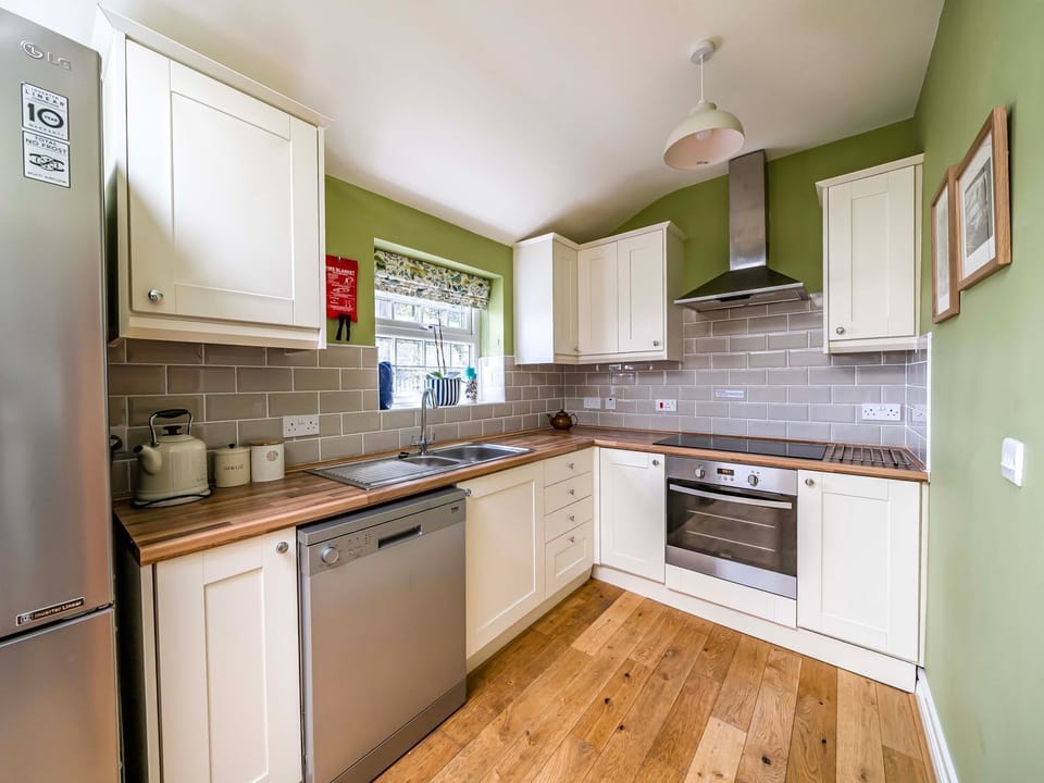 Dishwasher, cookware/dishes/utensils