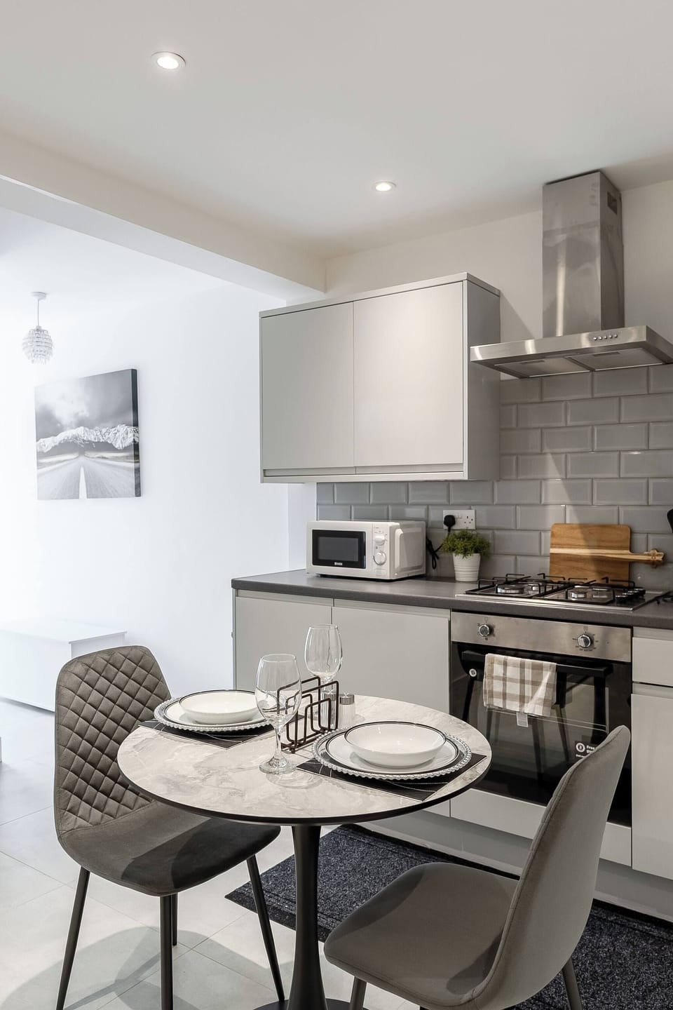 Apartment, 2 Bedrooms, Smoking, City View | Dining room