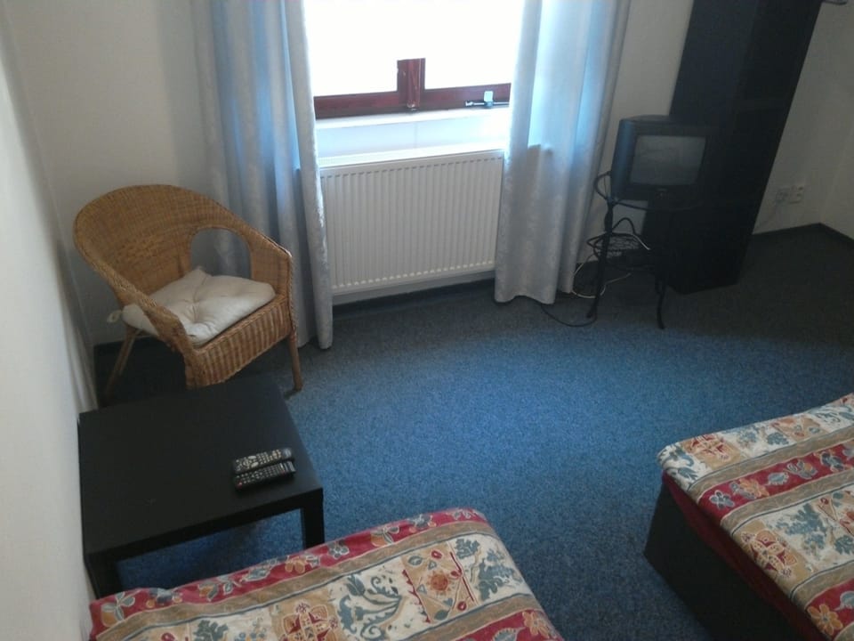 Cribs/infant beds, free WiFi