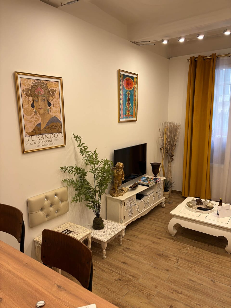 Salon 10