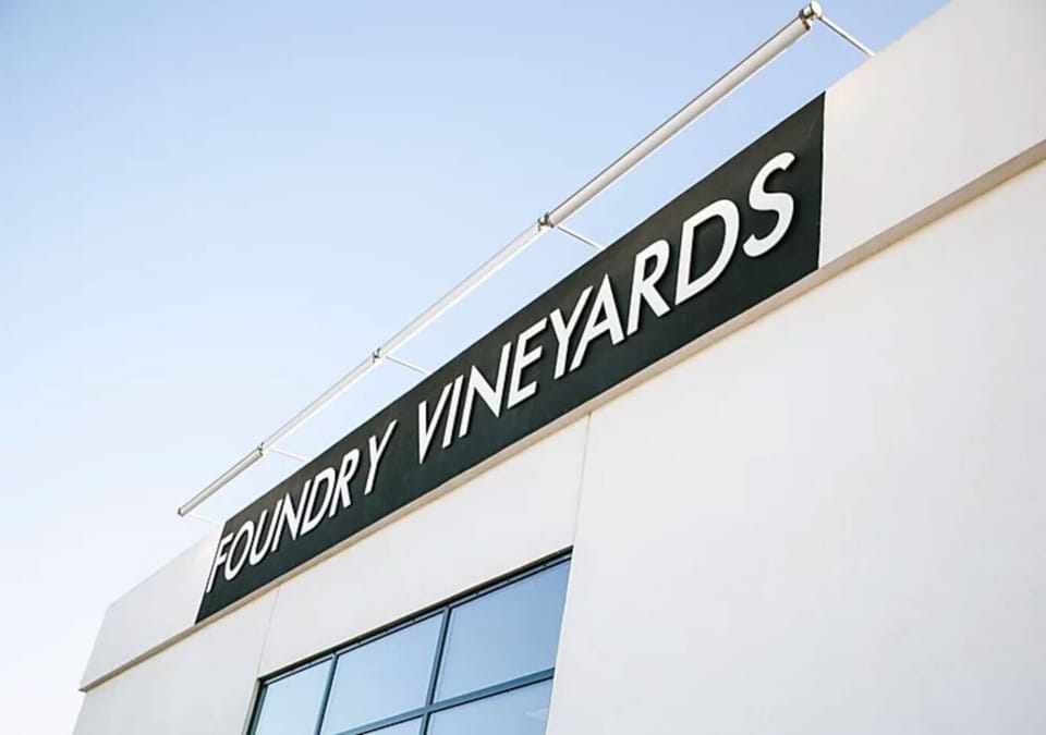 Foundry Vineyards – 12 min walk - One of downtown`s most popular tasting rooms, housed in a beautifully renovated space. Known for their bold reds and welcoming atmosphere—reservations recommended on weekends.