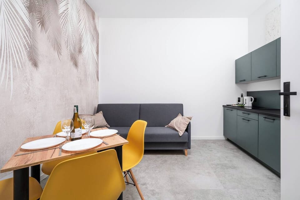 Łódź City Centre One Bedroom Apartment with Parking | Book Now With RENTUJEMY