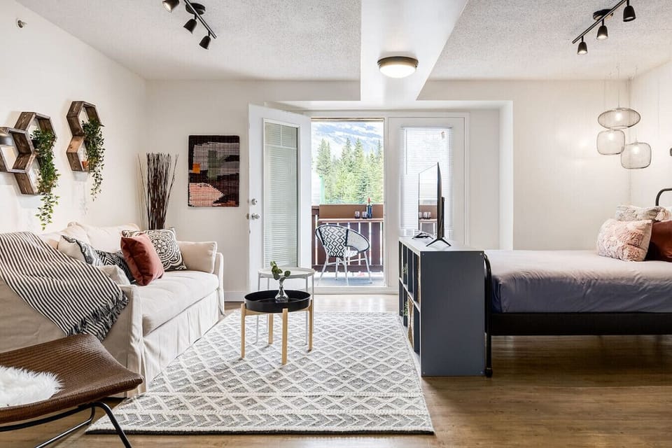 Beautiful bohemian style studio with mountain view.