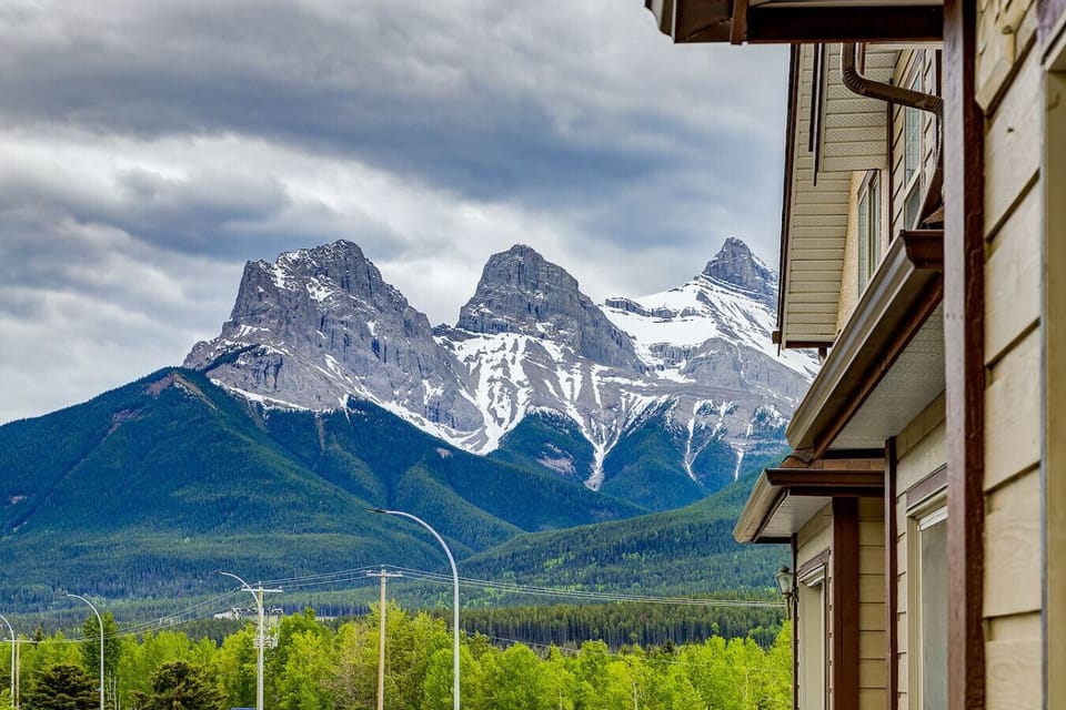 Beautiful mountain view of the three sisters!