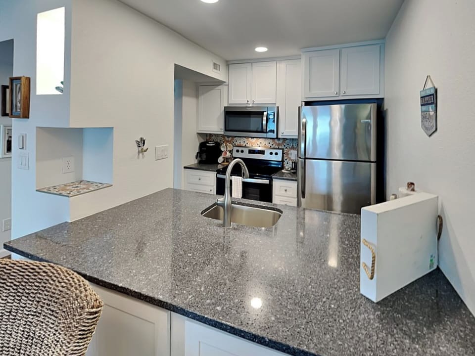 Condo (3 Bedrooms) | Property amenity