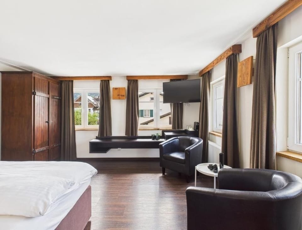 Junior Suite, City View | In-room safe, iron/ironing board, free WiFi