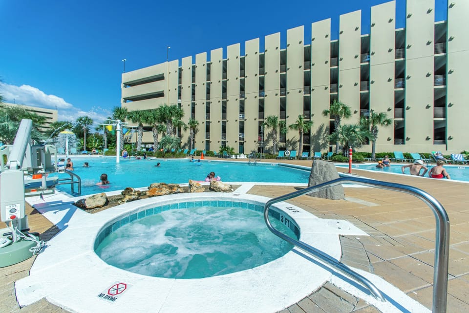 Hot tub plus pool
